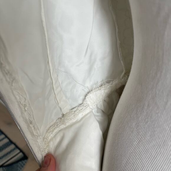 Vintage Lace White Wedding Gown Floor Length Size 4 long Sleeve Elegant Classic - Picture 3 of 9